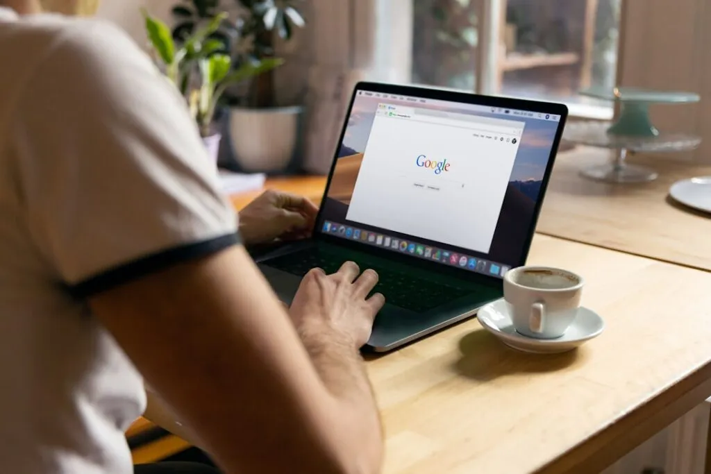 Cum să îți promovezi afacerea online folosind publicitatea pe Google Ads Photo Google Ads dashboard