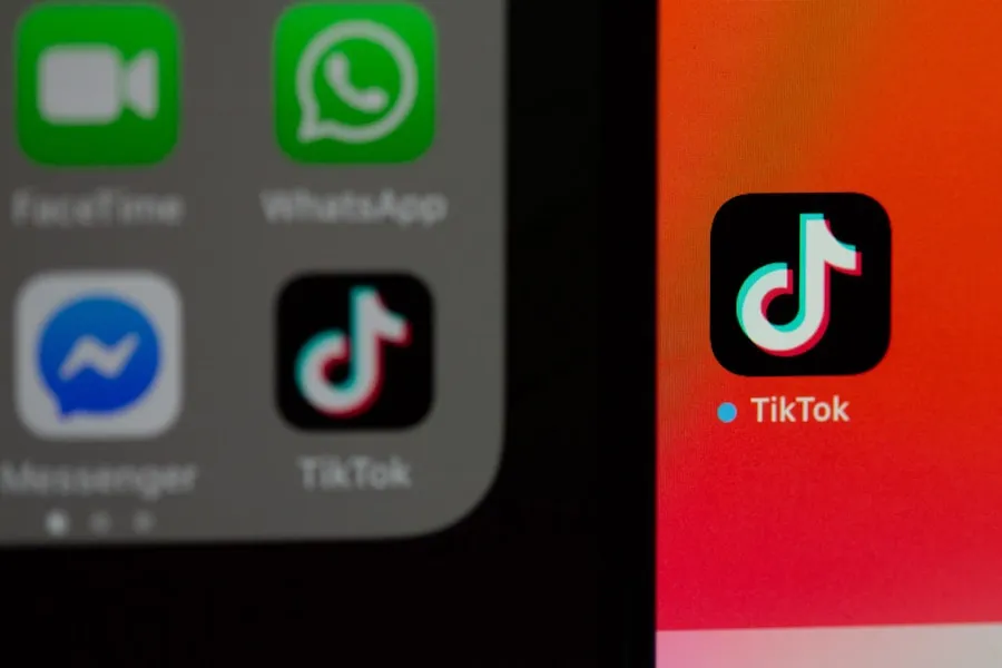 Ghidul complet al marketingului pe TikTok pentru afacerea ta Photo "The complete guide to marketing on TikTok for your business"