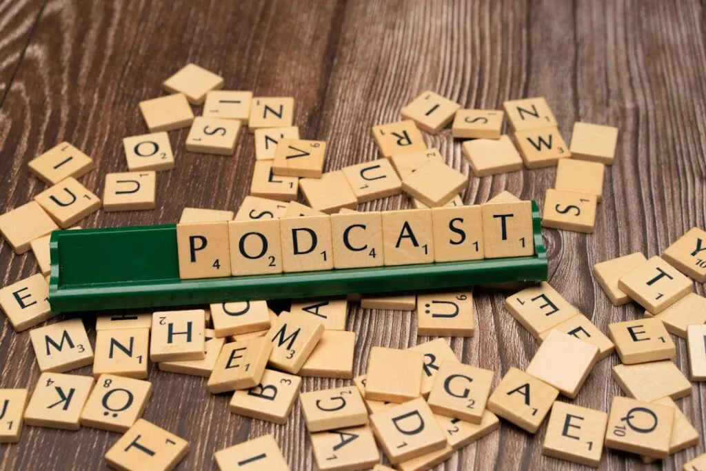 Cum să folosești marketingul prin podcasturi pentru B2B Photo marketing through podcasts