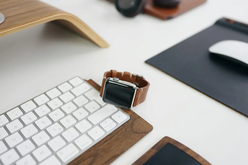 Apple Watch SE vs Apple Watch 8: ceas smartwatch pentru un stil de viață inteligent