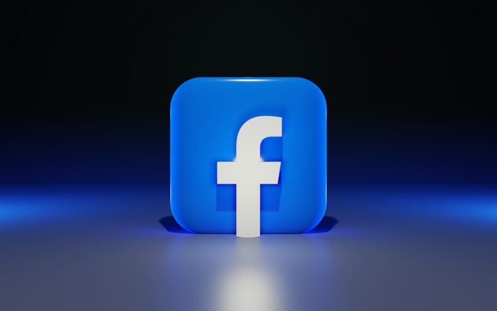 Photo optimize Facebook Ads campaigns