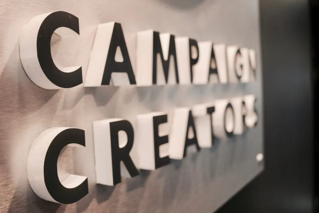 Photo digital campaigns