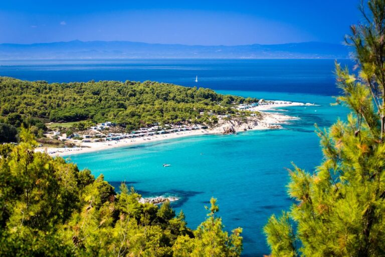 5 Plaje ascunse din Halkidiki de care turiștii obișnuiți nu știau