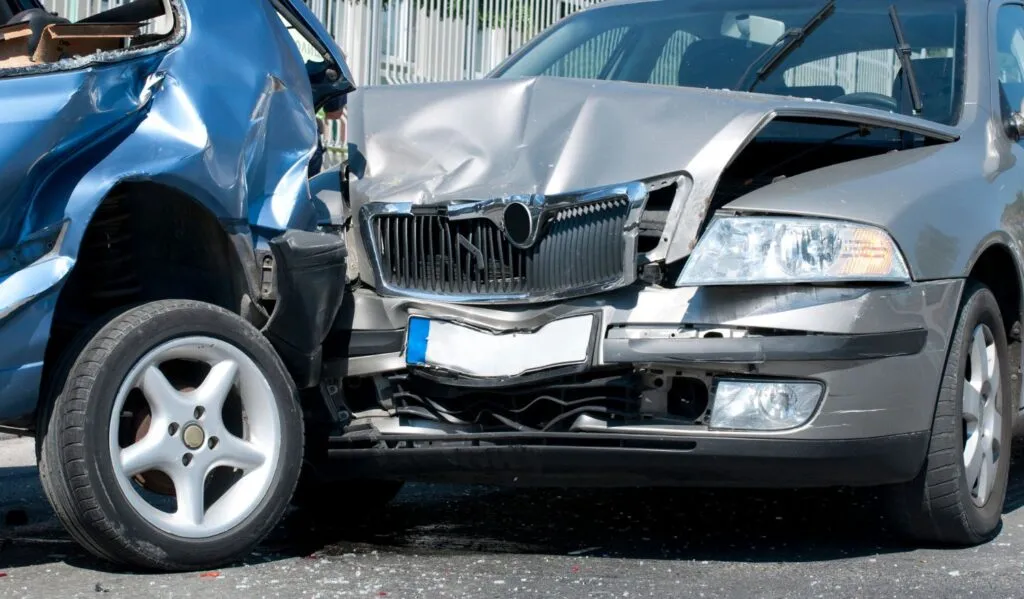 ​Ai fost pasager într-un accident? Ce drepturi ai și cum îți recuperezi despăgubirile fără să depinzi de șofer