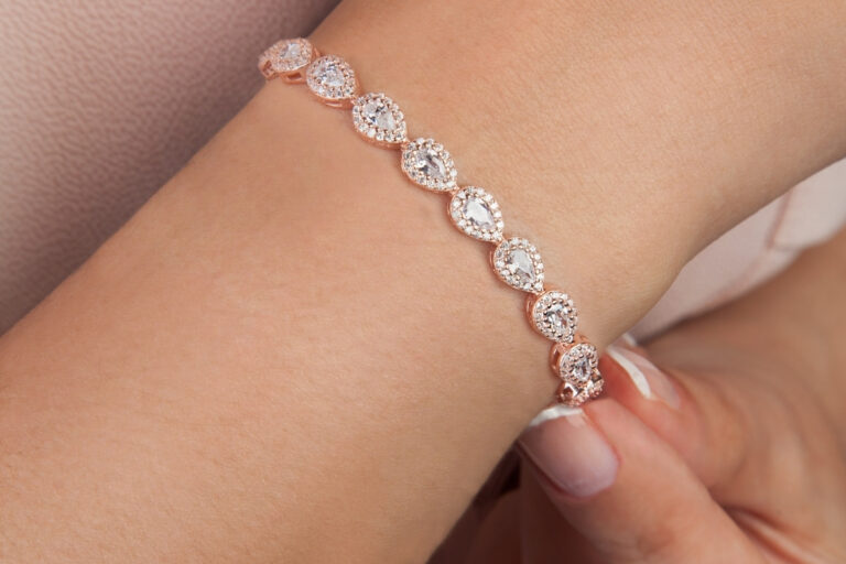 Micile detalii din brățările de argint care atrag toate privirile la evenimente 