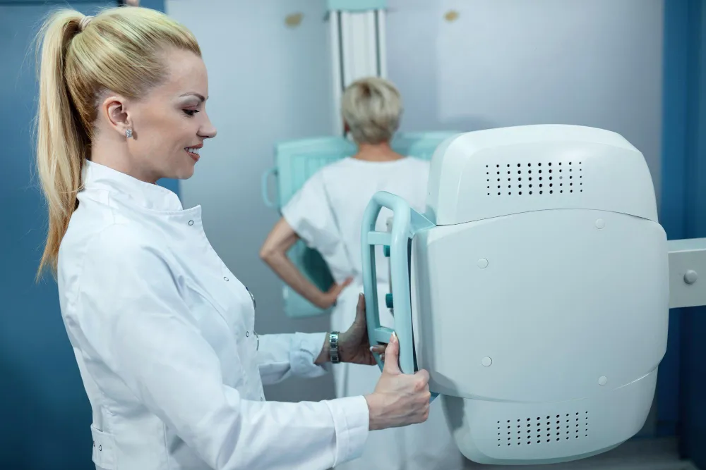 Tomosinteza mamară: cum diferă de mamografia clasică?